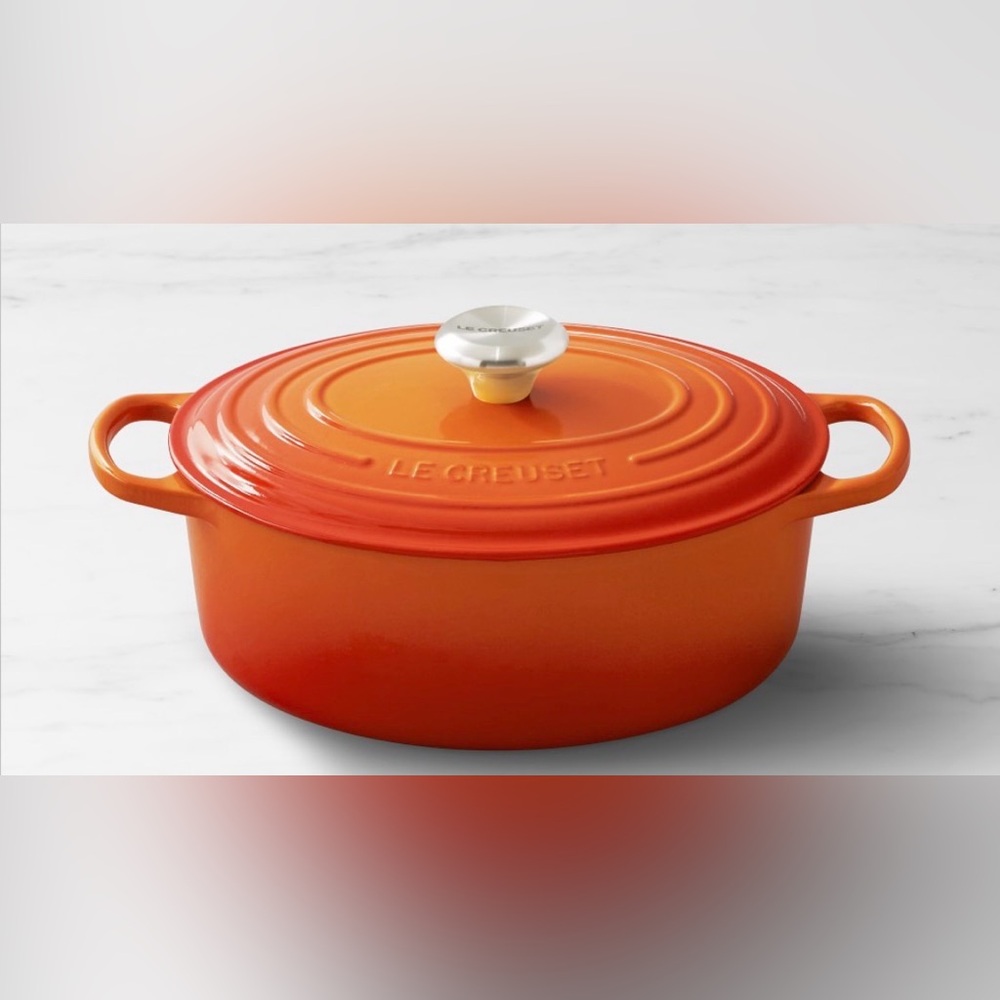 New In The Box Le Creuset Signature Enameled Cast Iron Oval Dutch Oven